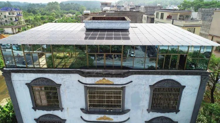 還在裝傳統(tǒng)陽(yáng)光房？太傻了！如今大家都裝這個(gè)，美觀、環(huán)保還能賺錢！